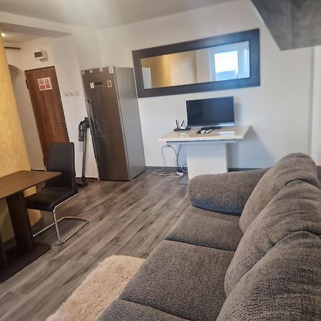 Apartament Gara De Nord Bukarest Exteriör bild